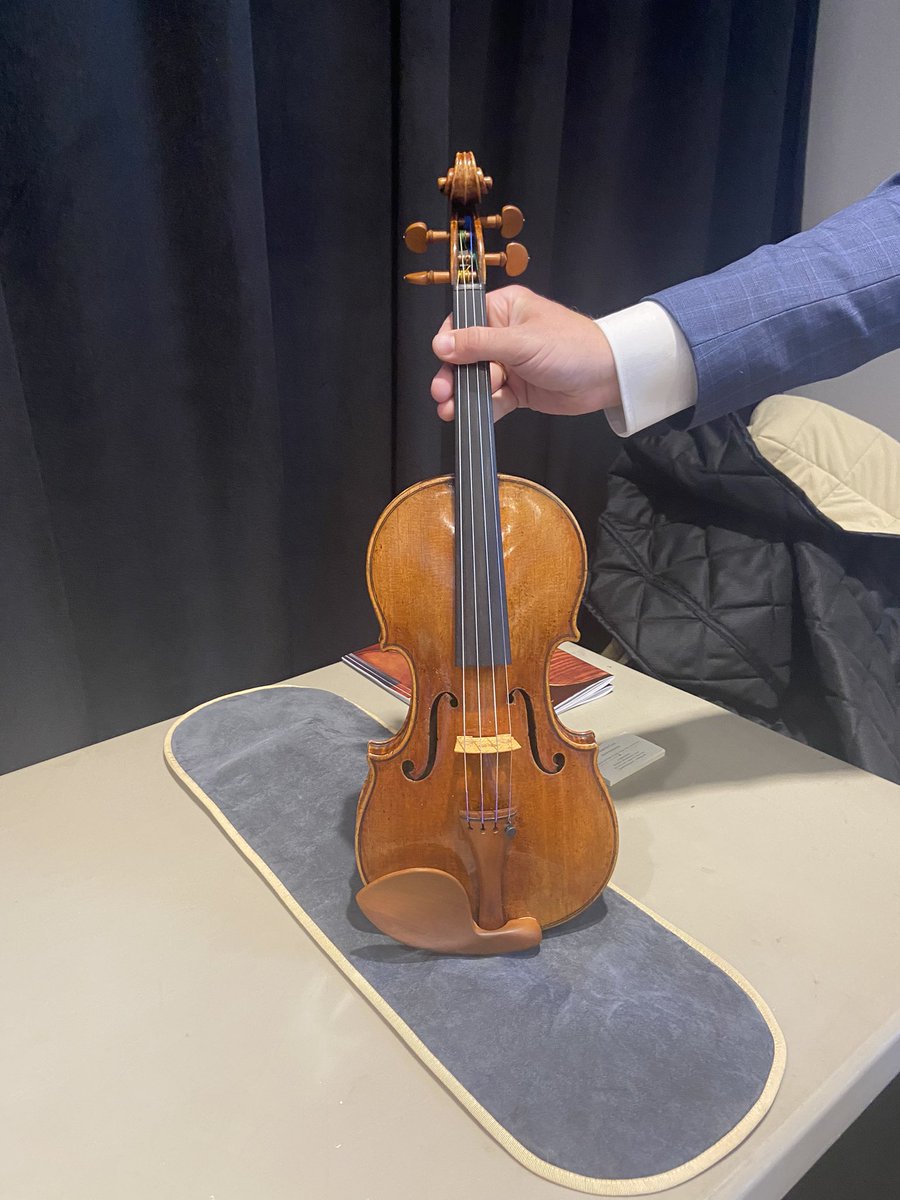 isabelopat's tweet image. Was given the honor to play this beautiful 1690 Stradivarius Violin at Encore Chamber Music Institute. This incredible instrument is worth around $3 million. It was an amazing experience. Thank you Reuning and Sons Violins for bringing this instrument!