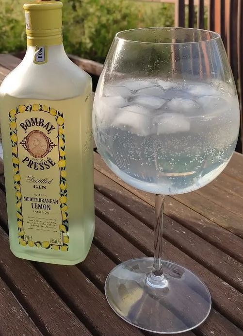 dhawalgupta11's tweet image. [Werbung]  Alkohol ab 18

Juhuuuuu, Ich wurde von  @brandnooz @bombaysapphirede als Tester ausgewählt.

Ich darf den neuen Bombay Citron Presse testen... ❤ Dank dafür.

#bombaypressébrandnooz #BombayPressé #StirCreativity #bombaysapphire #brandnooz #brandnoozprodukttest