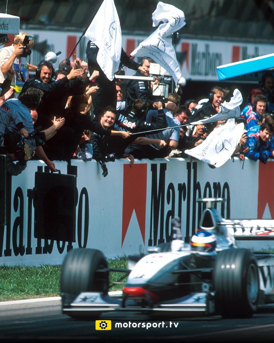 autosportextra's tweet photo. The MP4-13 was Adrian Newey’s first design at McLaren 🤓 Mika Hakkinen won his first-ever F1 championship with this beauty 😎

#LegendMonday #McLaren #Hakkinen #MP413 #F1 #Formula1 #Newey https://t.co/OxstojKKqQ