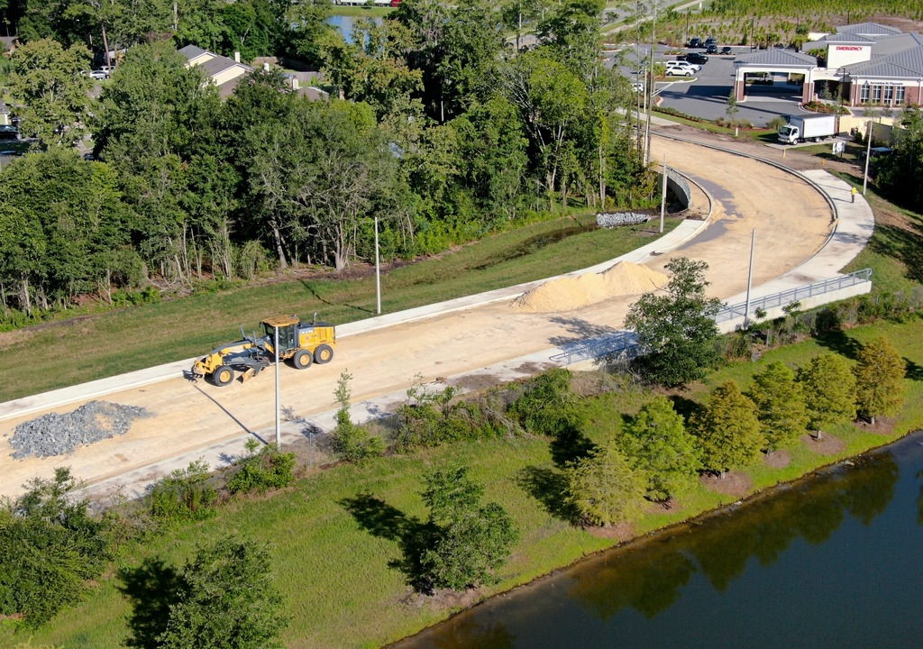JTAFLA's tweet photo. Parramore Road is coming right along! This #JTAMobilityWorks project will bring the following:
↪Direct connection from Collins Rd to Youngerman Cir
↪New drainage system
↪New sidewalks
Want to learn more? Visit us at https://t.co/nMEeEFfutn. #jtafla #jtamobilityworks https://t.co/QXVfmSWSP6
