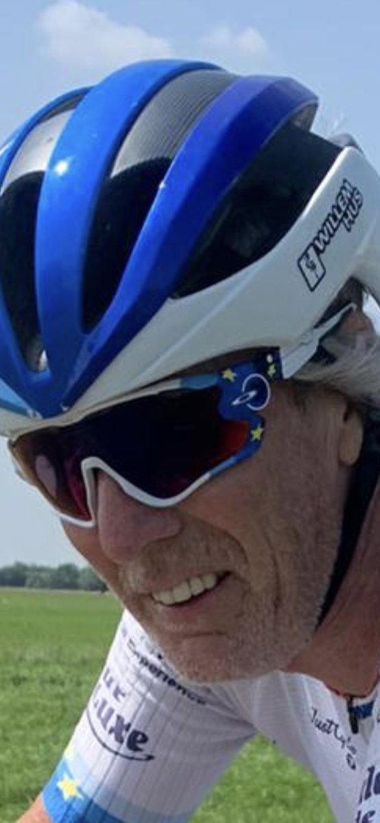 Oakleybril verloren op NK gisteren op Sloten. Retweten zou fijn zijn.
Ps, let ff niet op die lelijke âwe kop!