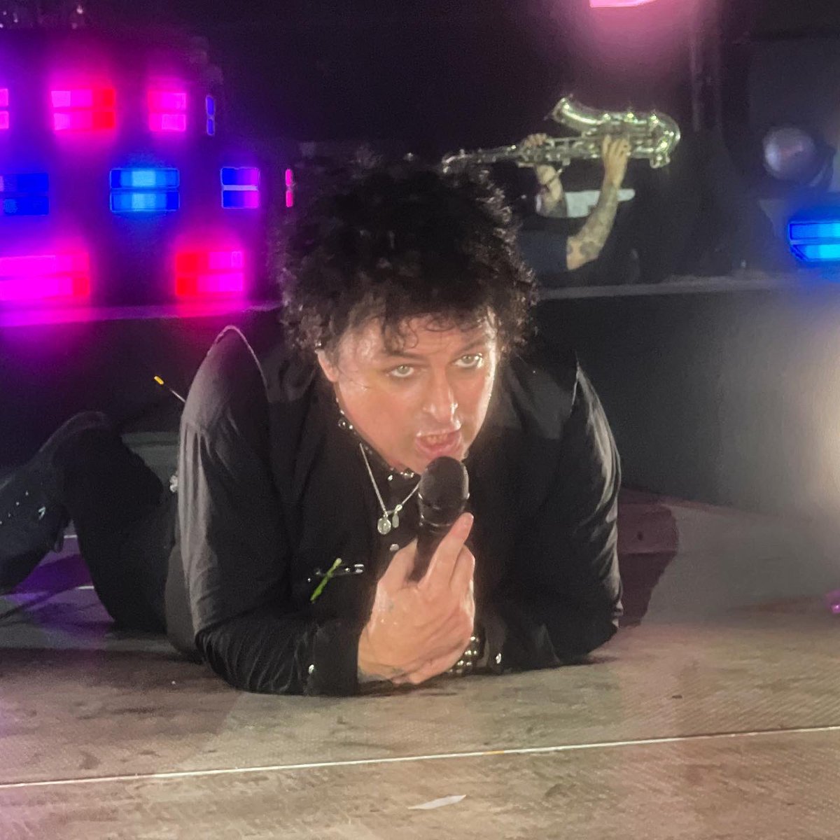 A bit of <a href="/GreenDay/">Green Day</a> <a href="/ParisLaDefense/">Paris La Défense</a> #greenday #greenday