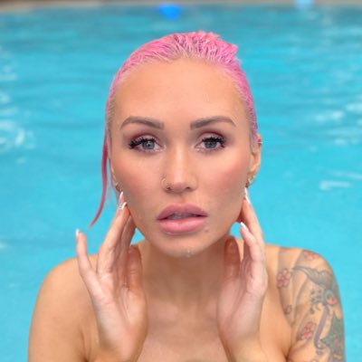What up, I have arrived. #NewProfilePic https://t.co/1akt2QfaNL<a href="/tag/newprofilepic"class="tags">#NewProfilePic</a>