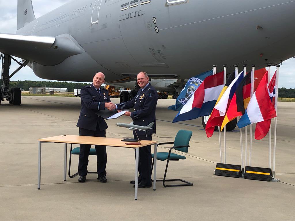A330_MMU's tweet photo. Just in time for our 3 year anniversary, the #MMU received the Military Aircraft Operator Certificate from the 🇳🇱 Military Aviation Authority!
This marks the successful completion of the certification process &amp; lets us look forward to continuing the fruitful cooperation✈️ https://t.co/S8MUFYVNAP