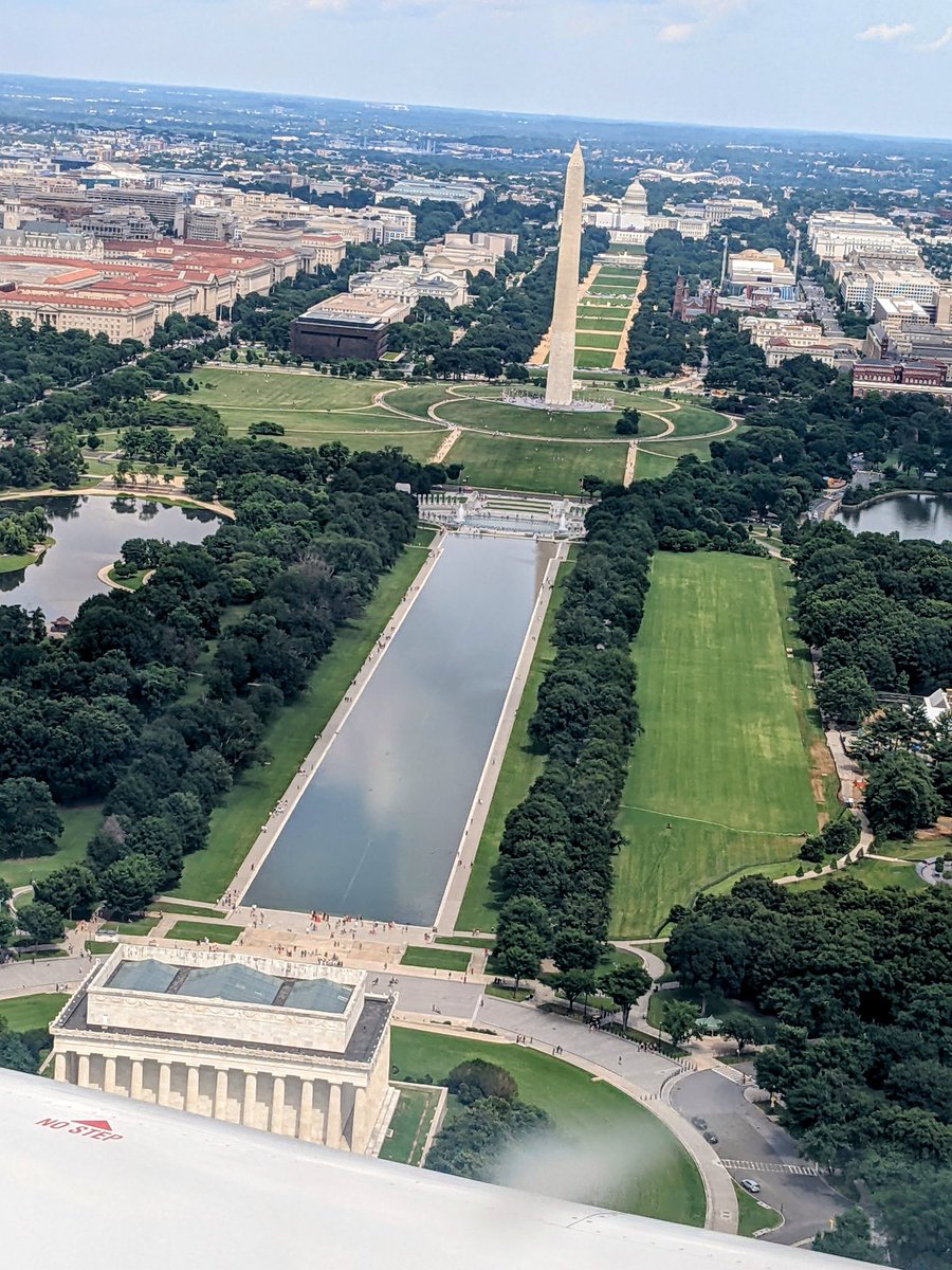 sarahm6's tweet photo. I love being part of the @PublicHealth community. In DC today presenting as Council of Affiliates Chair-Elect to the Affiliate Presidents-Elect meeting (it was just a few years ago I was here as an attendee). Plus check out that view from the flight coming into the city. https://t.co/May58fCcpf