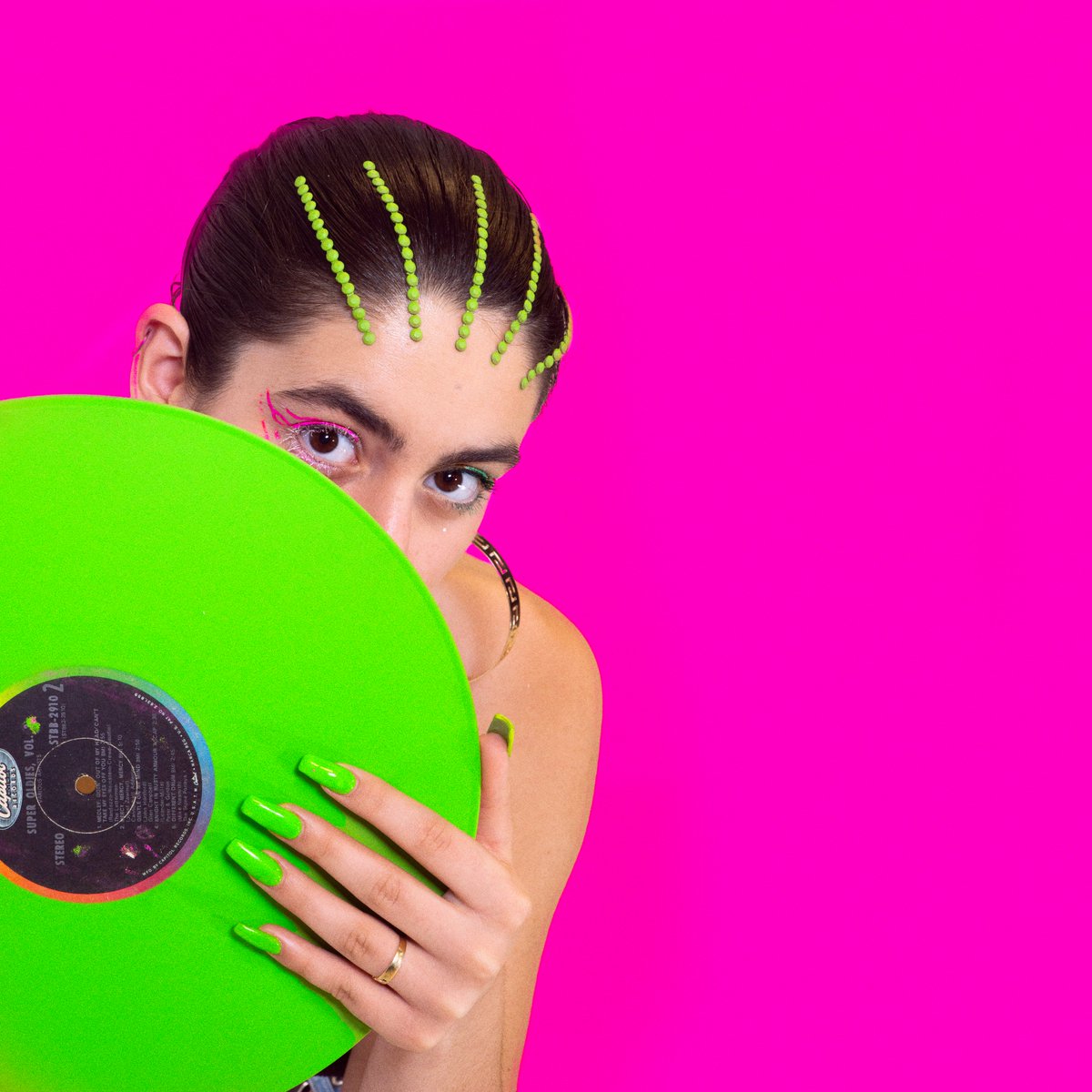 🫀 #ArtèriaRecomana:
📡 Des d’avui i fins al dijous 11, arriba a Girona la 1ª edició del <a href="/somantenes/">Antenes</a>! Tot prenent el relleu immediat del @FestivalZ_, aquest nou projecte cultural porta 4 dies de dansa, arts plàstiques, poesia, arts escèniques, música i molta programació fresca!