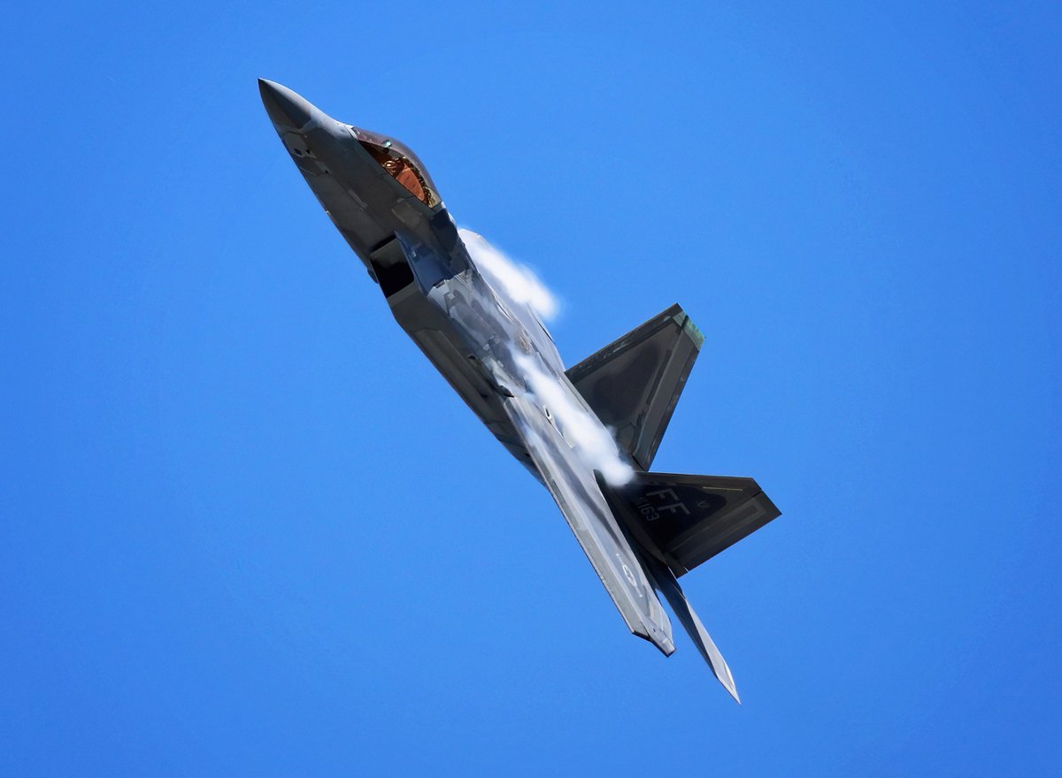 Debography's tweet image. Managed to get on the flight line for the Air Show yesterday!  #airshow #pilot #2022SelfridgeOpenHouseandAirShow #selfridgeairshow #AF75 #flynavy #gonavy #127thWing #SelfridgeAirNationalGuardBase #MichiganAirNationalGuard #MING #ANG #TeamSelfridge #Selfridge #AirForce #USAF