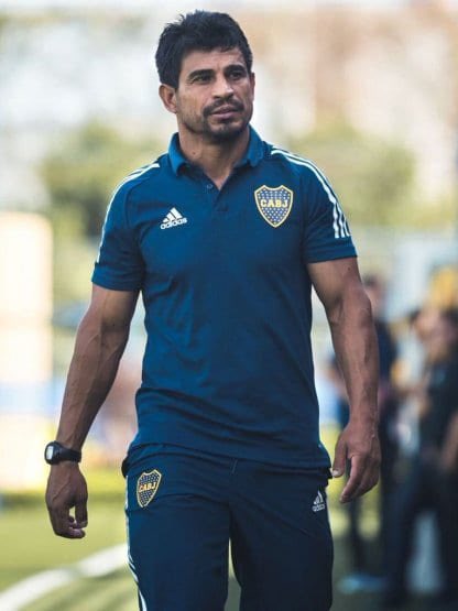 FersterFederico's tweet photo. Hugo Ibarra fue ratificado como nuevo entrenador de #Boca hasta el 31/12/2022 por el Consejo de Fútbol.

Roberto Pompei y Leandro Gracian son sus asistentes. https://t.co/oI3v5nNiwl