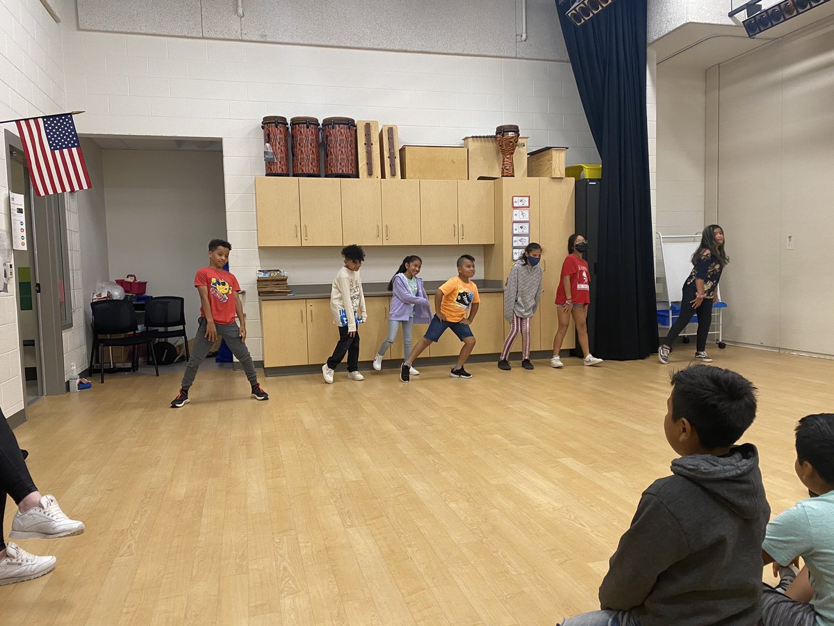 MrsWheelerFCPS's tweet photo. Dance lessons were SO MUCH FUN today at #FCPSFAST #oneWaverley!!!! https://t.co/NCQeUQmwC0