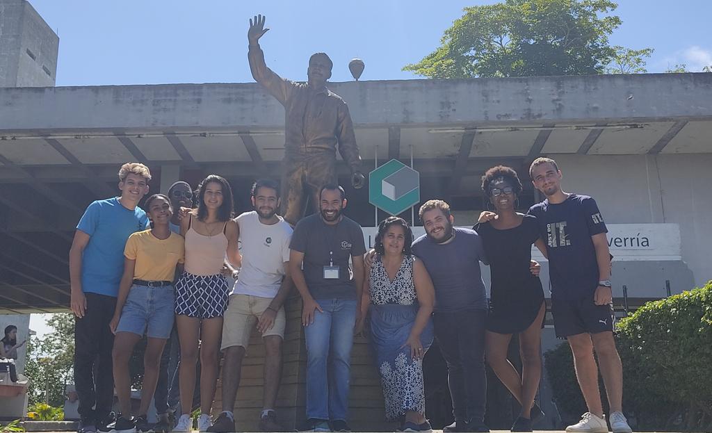 DanhizDP's tweet photo. Defendemos siempre una #CubaPorLaPaz, para que no nos falte la sonrisa, la tranquilidad de nuestras calles y que la causa común siga siendo la de construir un mejor país con todos y para el bien de todos. ✊🇨🇺 https://t.co/s5FKntZCml