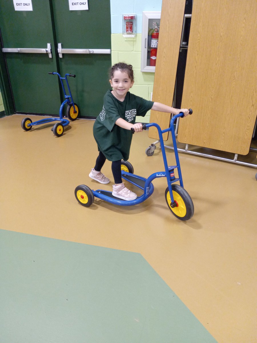 MaddiesMama1430's tweet photo. We had a visit from Ms. Amy and got to play in the gym!! #Iampeaceful#classyoga
#exercisefun
@LBpublicschools https://t.co/jC1lJ2u2IO