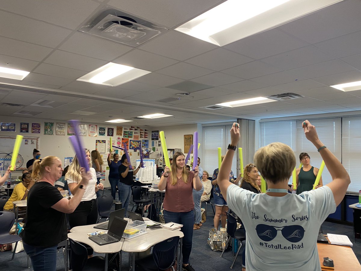 susank_souza's tweet photo. Here we go! Session 2 of @LeeSchools Sizzling Summer Series. #TotalLeeRad @SDLCPD_dept #LeePD https://t.co/4NrXxMl2KK