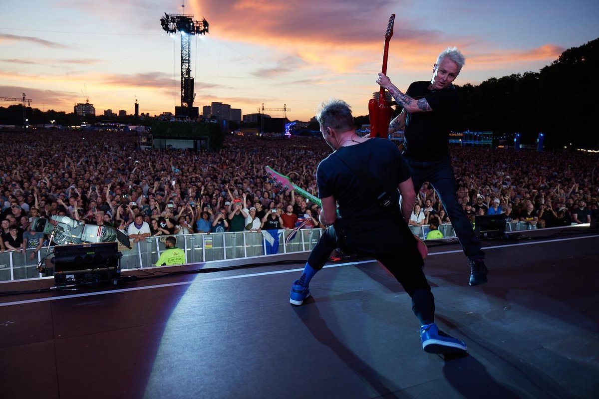 Danny Clinch tweet media