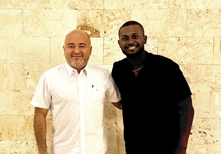 diegoechegoyen's tweet photo. En #RepúblicaDominicana, me reuní con @Marcus_Bo empresario y activista social haitiano. Conversamos sobre la publicación conjunta para conocer la perspectiva de los líderes de ambos países sobre el muro fronterizo entre #Haití y #RepúblicaDominicana. “Voces sobre el muro” 🇩🇴 🇭🇹 https://t.co/UnGJHHfVE9