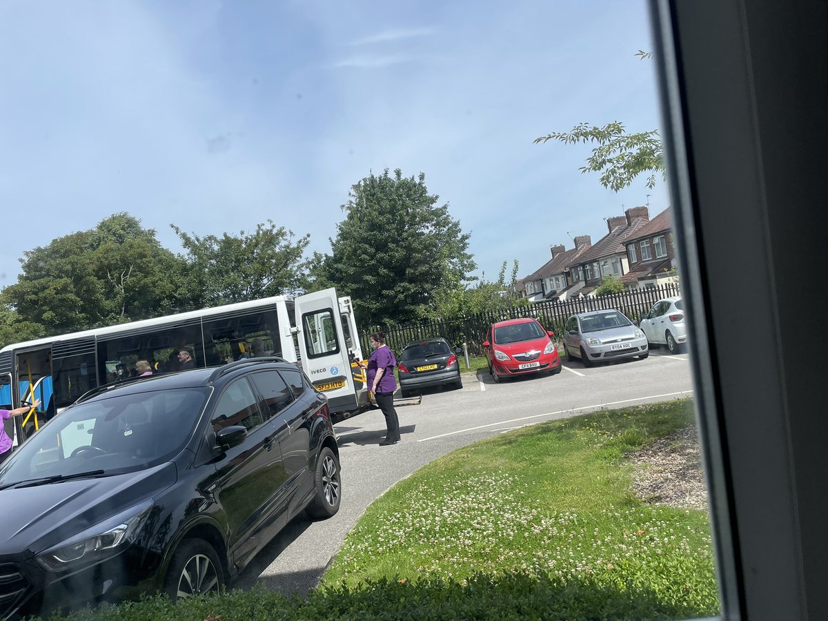 BirkenheadCare's tweet photo. Today residents attended the Saughall Pub for a dance and singalong meal! https://t.co/NRGmUz6t1F