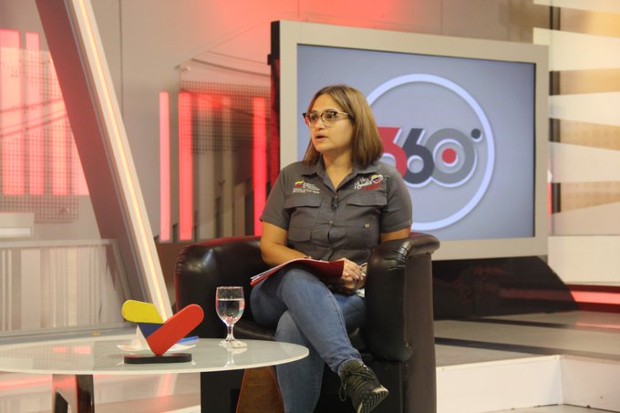 Somosivss's tweet photo. #ResumenIVSS | La ministra de Salud y pdta. del IVSS @MagaGutierrezV informó que el pasado #9Jul se conformaron las Brigadas Comunitarias Militares de Salud para atender toda la infraestructura hospitalaria. #JuntosPorCadaLatido

@NicolasMaduro https://t.co/CGnn1WhLxE
