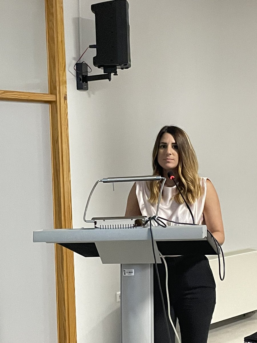 alendmes's tweet photo. Hoy tenemos una nueva doctora en el equipo de #EnfermeriaUAX @uaxuniversidad
Enhorabuena compañera…!!! 👏🏼👏🏼👏🏼
#OrgulloUAX #TalentoUAX https://t.co/FPA8UngkpV