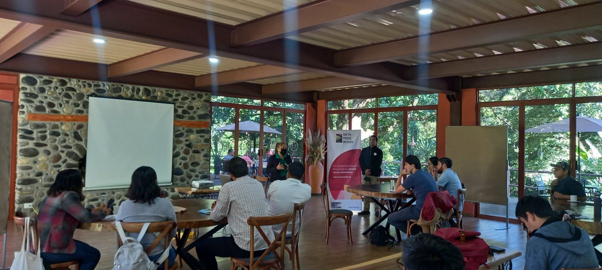 FESMEX's tweet photo. Este fin de semana llevamos a cabo el Módulo 3 "Transformando nuestros sistemas productivos: Hacia un campo próspero y sustentable" del Taller de Jóvenes Progresistas. Dialogamos sobre las experiencias #productivassostenibles para el cuidado de la biodiversidad
#PactoVerdeMx https://t.co/st0vGlRM2P