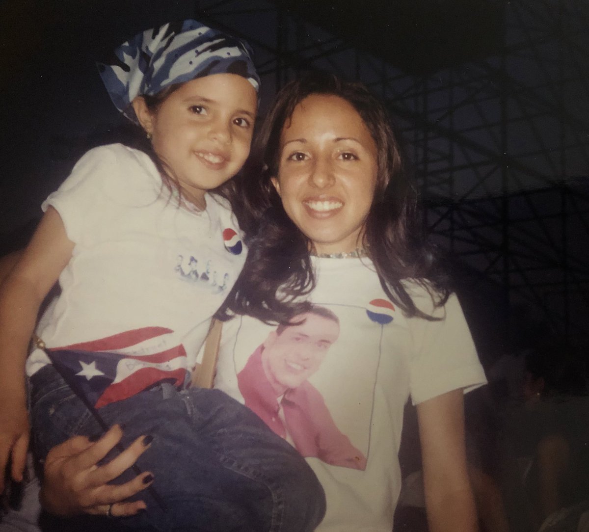 karelly_soleil's tweet photo. My first concert was BSB in 2001 for The Black &amp; Blue World Tour in SJ, Puerto Rico. I was only 5yrs old. Yesterday, mom &amp; I recreated our pic 21yrs later in Indiana. 🥹❤️‍🔥🥰 #BSBIND #DNAWorldTour2022 @backstreetboys @howied @nickcarter @kevinrichardson @aj_mclean @brian_littrell https://t.co/yd7EmiP7V8