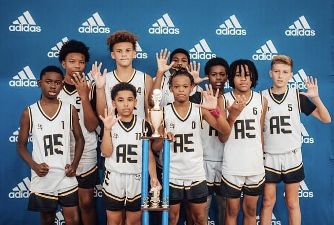 Jr3SSB's tweet photo. 🗣Congratulations to your 2022 #JrExposure National Champions!
4th Grade: Detroit Unified Believers
5th Grade: AE5 (GA)
6th Grade: Bankshot Academy (MD)
7th Grade: SPSA Runs (FL)
8th Grade: Next Page Force (AR) https://t.co/KAFqZ1mJ99