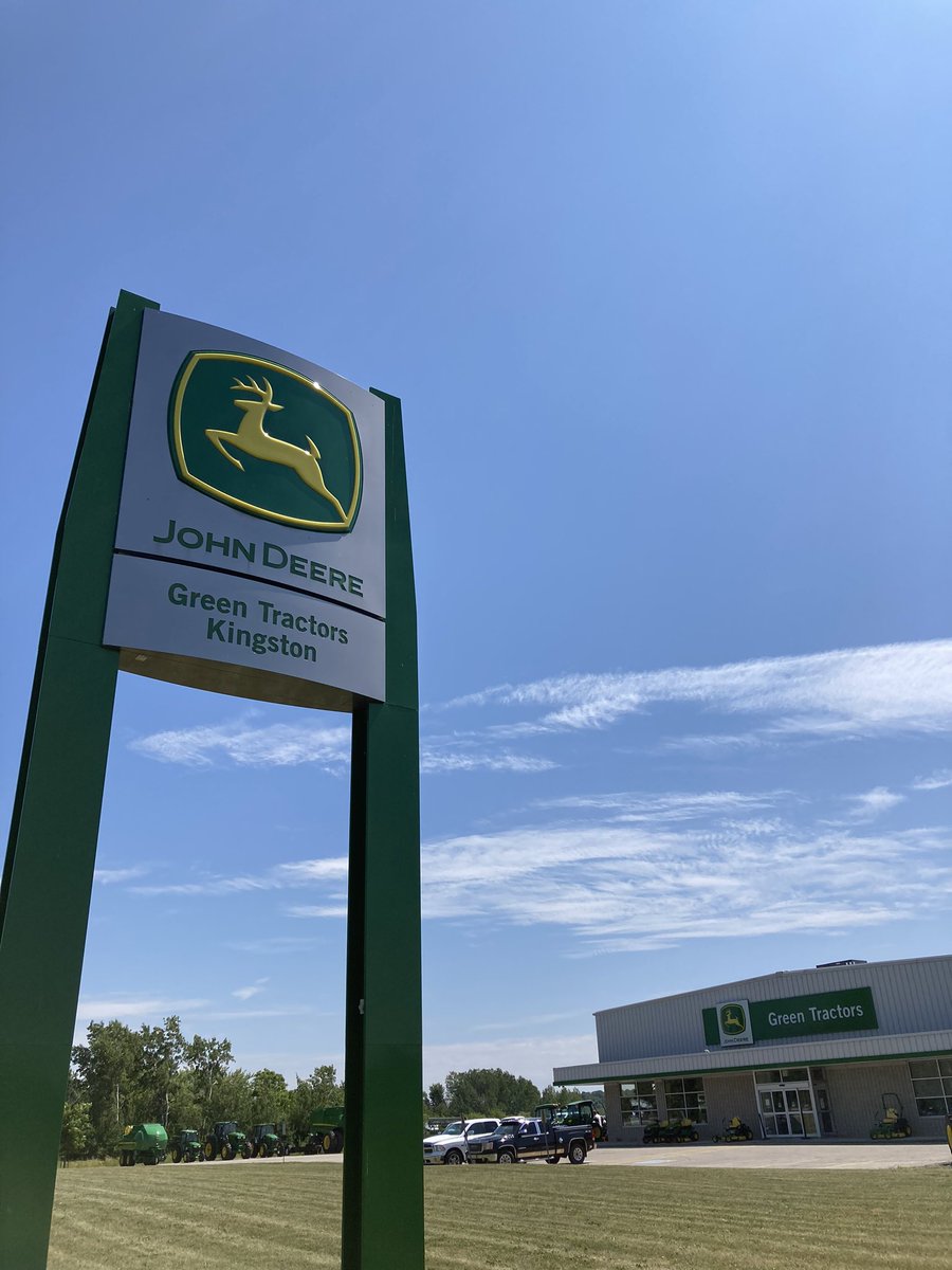 apasztor82's tweet photo. Awesome to meet @Tweeterbum87 and @SteveSwoods this morning in real life at @GreenTractorsJD Kingston, great people folks!!! …… also don’t worry more Andyclean soap is on the way!!! Lol 👍✅ https://t.co/wihLYqPaA1