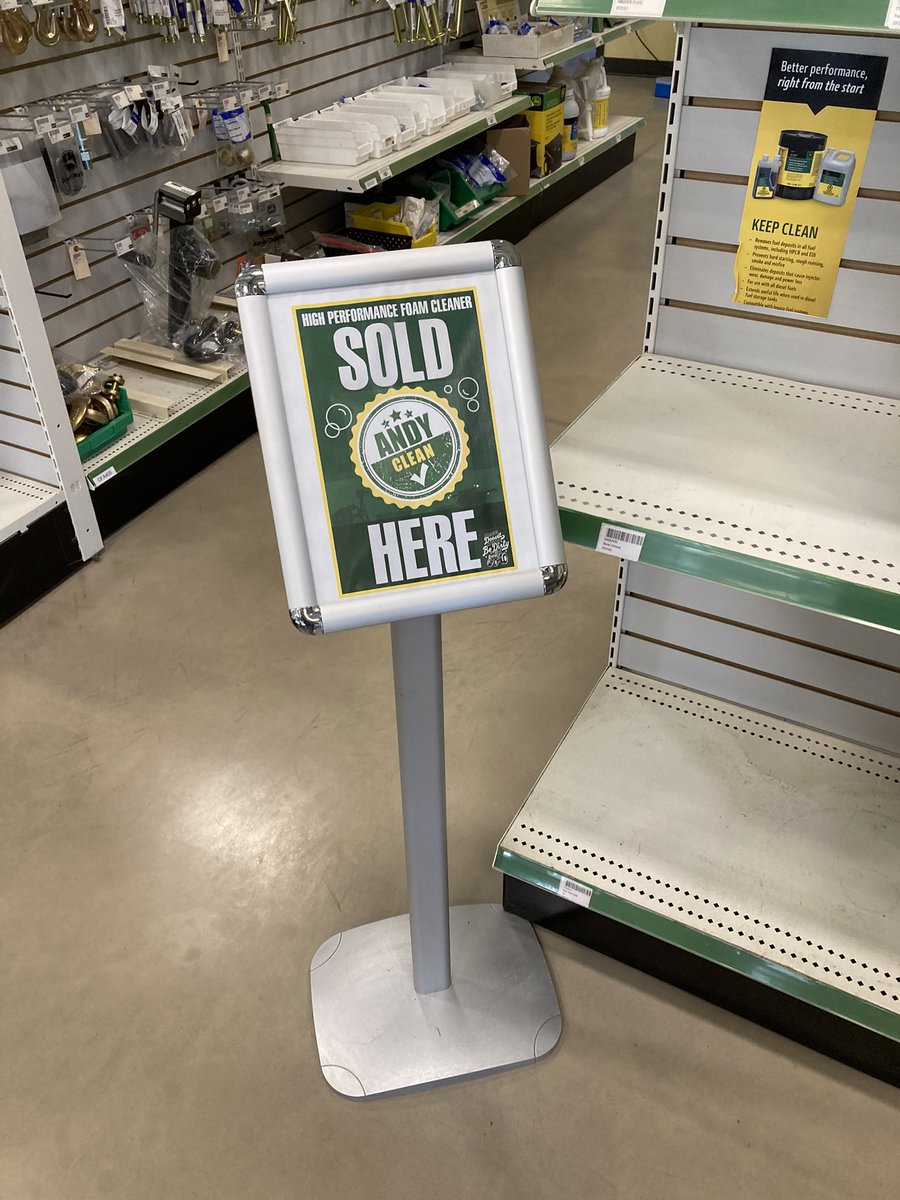 apasztor82's tweet photo. Awesome to meet @Tweeterbum87 and @SteveSwoods this morning in real life at @GreenTractorsJD Kingston, great people folks!!! …… also don’t worry more Andyclean soap is on the way!!! Lol 👍✅ https://t.co/wihLYqPaA1