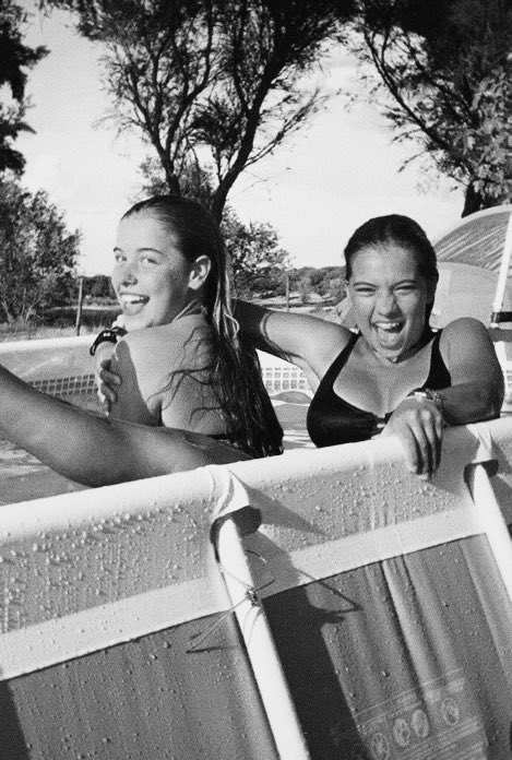 pensei que era eu a esperar por ti, mas agora és tu que esperas por mim. nunca será um adeus, amo-te incondicionalmente. 🤍 voa alto meu anjinho