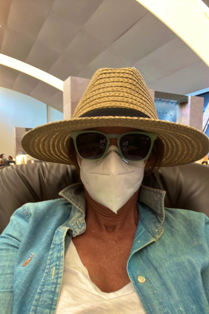producergirl's tweet photo. Pretty sure I’m the only one in all of TX wearing a mask… #YYZbound https://t.co/2nNsp4pSsN