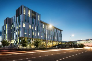 klonskog's tweet photo. Algonquin College, a leader in #sustainability across global academic institutions, has delivered savings of $3.2m &amp; 1,200 tons of CO2 annually. How do innovative technologies &amp; the #microgrid make Algonquin College a sustainability role model?👉https://t.co/2H2tw26oP3 https://t.co/CQsFvRxELm