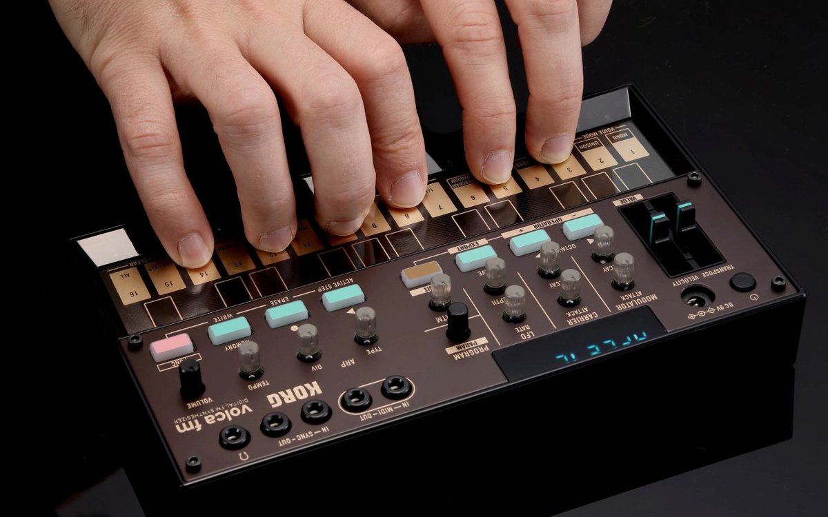 KorgUSA's tweet image. For anyone looking to get into hardware-based #FMsynthesis, but are looking for something to start with &amp;amp; is affordable, the volcafm2 is your pick! @residentadvisor put together a list of affordability yet accessible great tools to get you started: l8r.it/vIU0