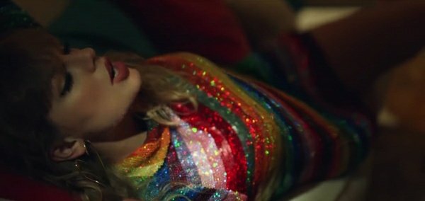 tayspetsch's tweet photo. taylor swift served LOOKS in the endgame music video https://t.co/zdO1wd7Nk2