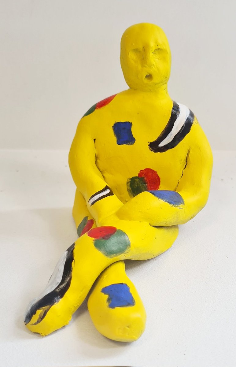 Miss Rhodes tweet media