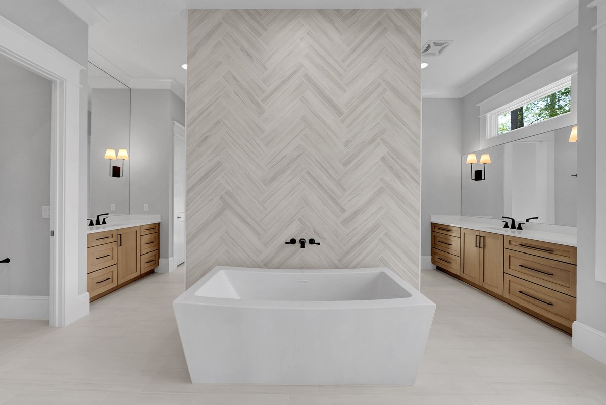 flyboyaerial's tweet photo. Check out this freaking bathroom we recently shot! #luxury #milliondollarlisting #flyboync #estate #homedesign #bathroom #spa #nclistings #raleighrealestate #raleighrealtors #rrar #tmls https://t.co/aBLVfnuO79