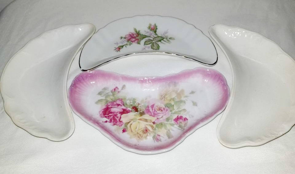 JunkYardBlonde's tweet photo. Vintage Floral Bone Plates Set of 4 https://t.co/pnCf1CxANs #JunkYardBlonde #Etsysellsvintage #Gotvintage #BonePlates https://t.co/MkO9AafAP7