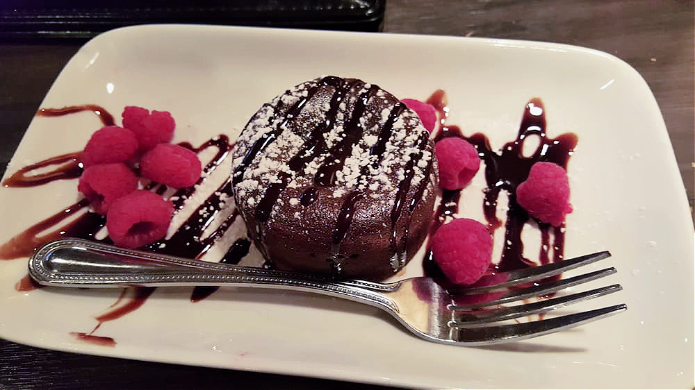 Treat yourself to something sweet at New Mandarin Garden! 🍰🙂
#NewMandarinGarden #FarmingtonHillsMI