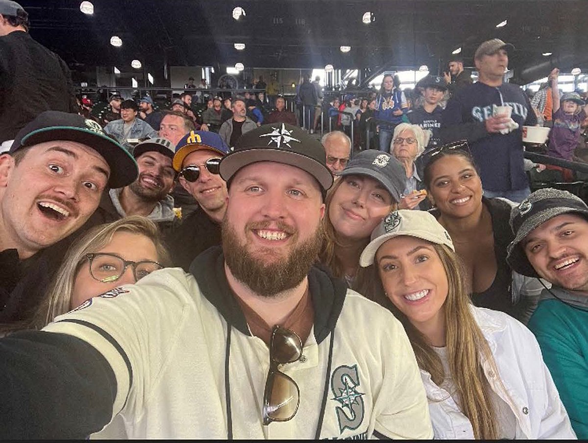mainzbradygroup's tweet photo. Our Seattle team recently caught a Mariners game together to enjoy this beautiful PNW summer! ☀😎 #MBGFamily https://t.co/l0wLE2MHqi