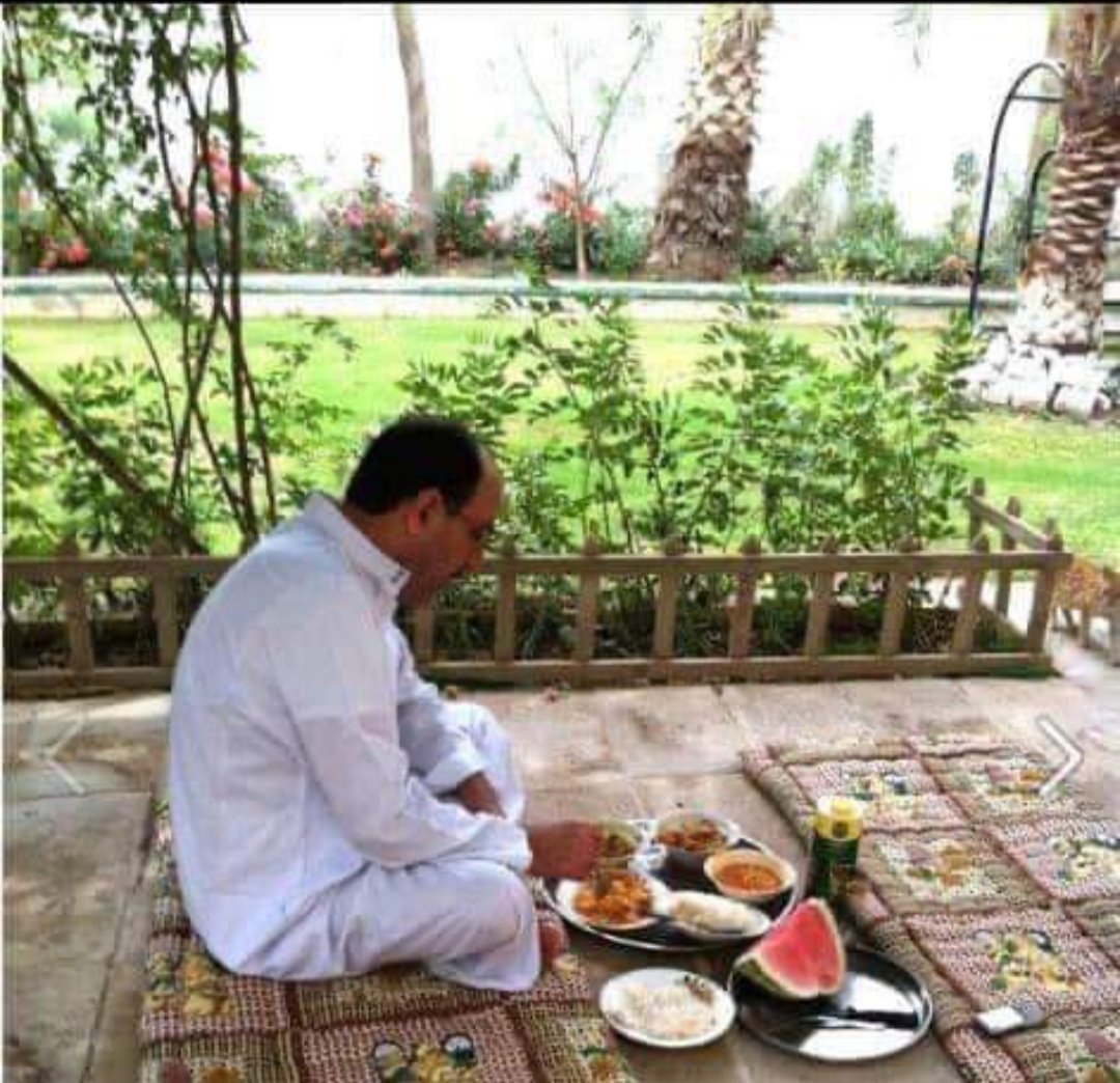 _____Aamed's tweet photo. الفتح: الاطار التنسيقي وضع معايير ومواصفات رئيس الوزراء المقبل وأهمها النزاهة والقوة والشجاعة والذكاء. 

كلهن موجودات عد ابو الخبزة 😂😂 https://t.co/2R3iYTUwtp