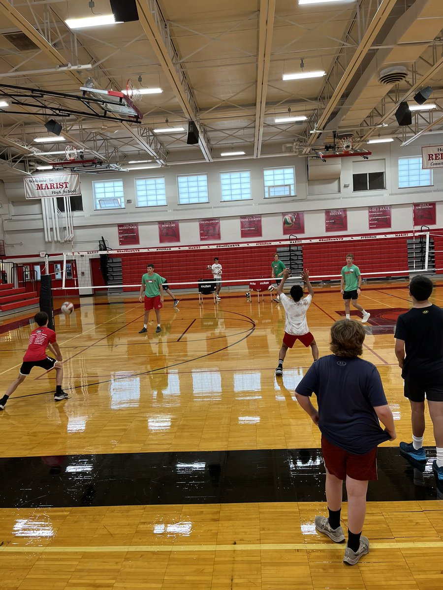 RedHawkVB's tweet image. 4 courts full of Future RedHawks on Day☝️of #Program Boys 🏐🏐 Camp!! #ProgramLeaders