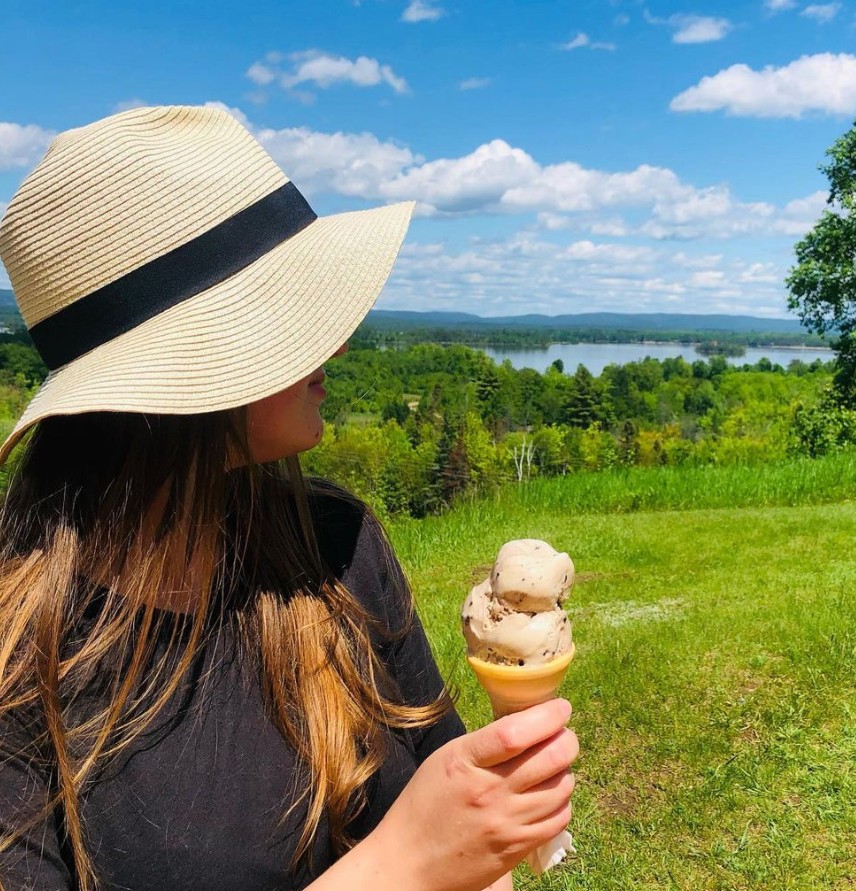 OnHighlands's tweet photo. Where can you find this view + ice cream? #LocalsKnow #ComeWander https://t.co/KuJEaI2If9