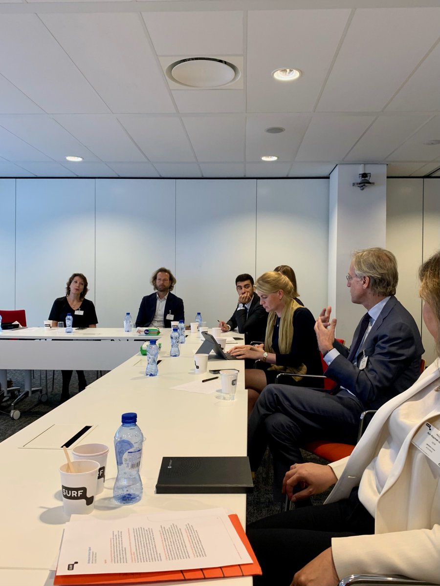 Goed gesprek met Minister <a href="/RHDijkgraaf/">Robbert Dijkgraaf</a> over #digitalisering in onderwijs &amp; onderzoek. De samenwerking van universiteiten, umc's, hogescholen, mbo- en onderzoeksinstellingen in <a href="/SURF_NL/">SURF-coöperatie</a> maakt dat we samen méér kunnen &amp; dat is nodig, gezien de uitdagingen!