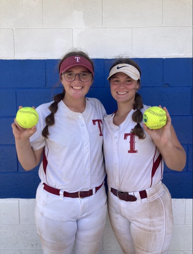 MalloryWarma's tweet photo. We had a great tournament this weekend in Miami, OK. Not the way we wanted it to end, but now we are ready for Nationals in Branson, MO!! Homerun#9 #pitcher #softball @ncsa @UncommittedUsa https://t.co/kcT5er91IM