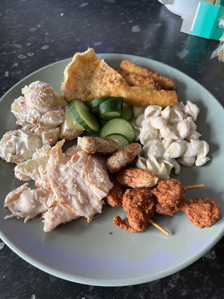 cazlovescoffee's tweet image. Im such a cliché #pickybits #heatwaveuk