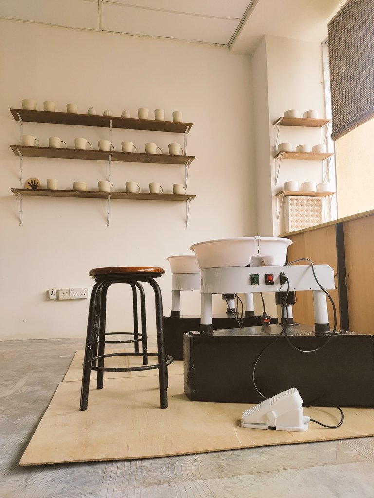 norhafizaMAZLAN's tweet image. 10% more 💪💪💪 #potterystudio #potteryclass #hobbyclass #ceramic #clay #comingtoyou #serpottstudio #august22 #puncakalam #selangor