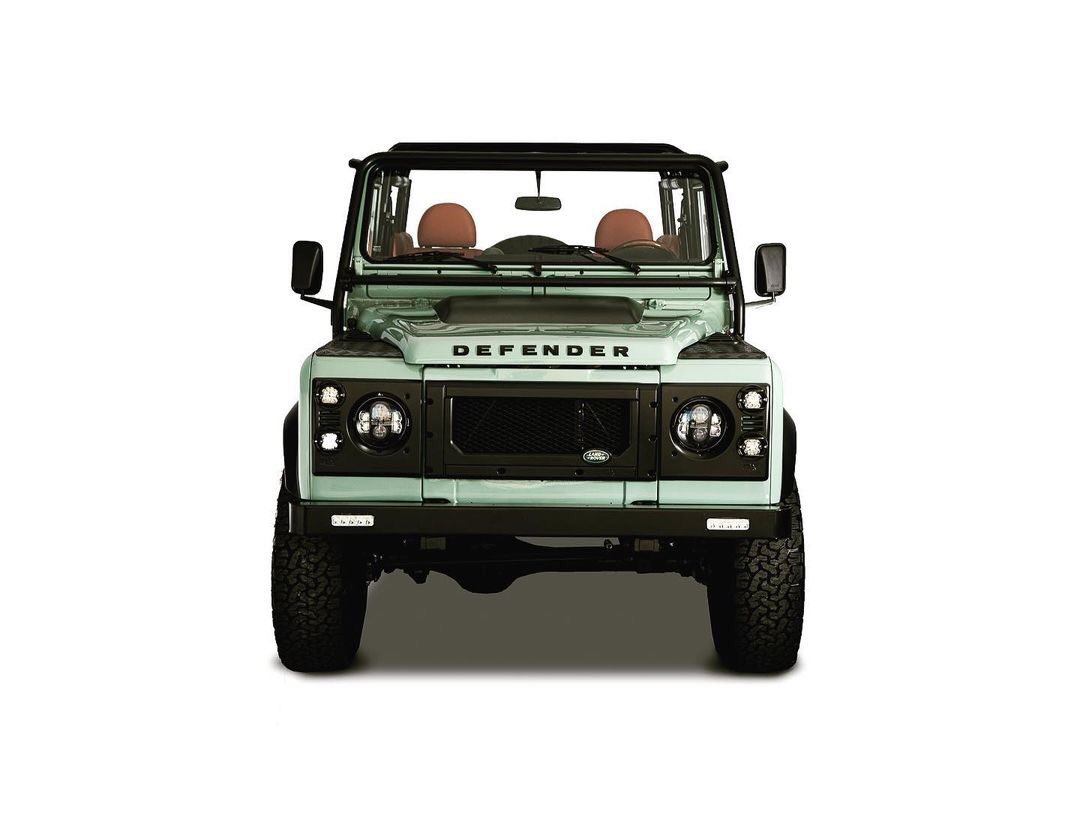 altezzaresto's tweet photo. Blank Slate: @RoverTrophy•SS #D90 in Heritage Green!
🏆
#altezzarestorations #rovertrophy #landroverdefender #landroverseries #serieslandrover #landrover #defender90 #defender110 #defender #overlanding #overland #offroading #offroad #4x4 #restoration #restomod #bespoke #custom https://t.co/OP2ZVST6jU