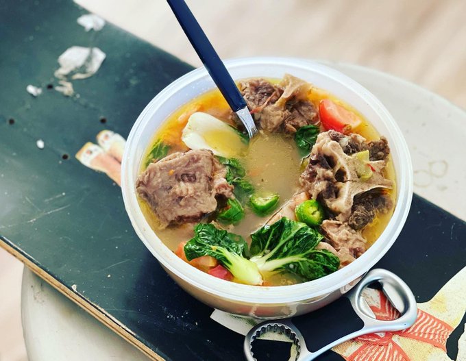 The headline reads I made oxtail chinese soup https://t.co/9ZCV8fUnan<a href="/tag/losangeles"class="tags"><span>#losangeles</span></a><a href="/tag/blackandwhite"class="tags"><span>#blackandwhite</span></a><a href="/tag/oakland"class="tags"><span>#oakland</span></a><a href="/tag/blacklivesmatter"class="tags"><span>#blacklivesmatter</span></a>