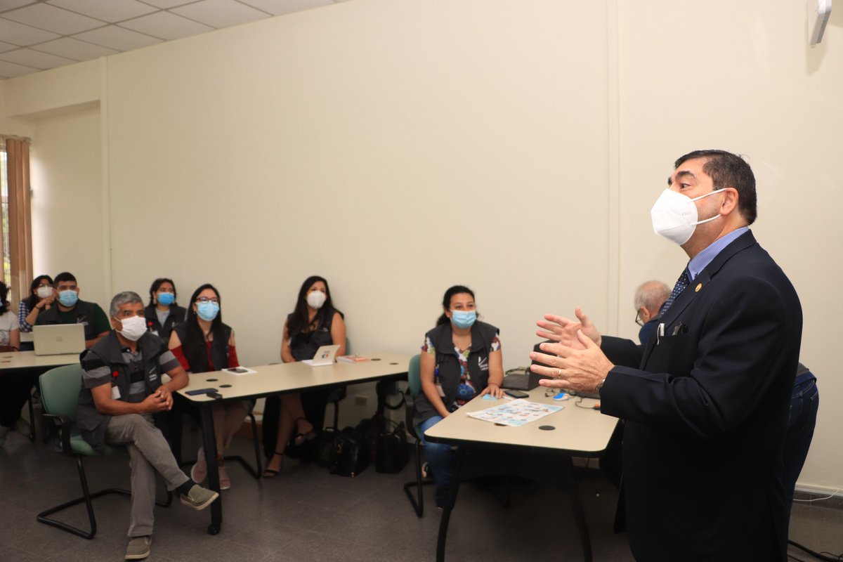 USMApanama's tweet photo. Rector Francisco Blanco da la bienvenida al equipo de Radio Lío (Ecuador), primeros visitantes del @ComlacSignis 🎙️. 

Este congreso internacional se estará realizando en la #USMAPanamá del 13 al 14 de julio de 2022. 

Para mayor información: https://t.co/9pLYjFHS7G

#COMLAC https://t.co/aWA8FLlx4l