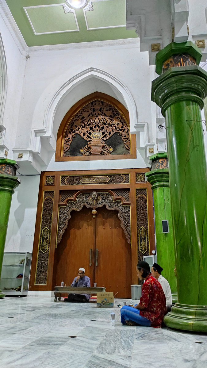 <a href="/AsliLasem/">Asli Soko Lasem Nda!</a> Hlo... Malem Selosoan..