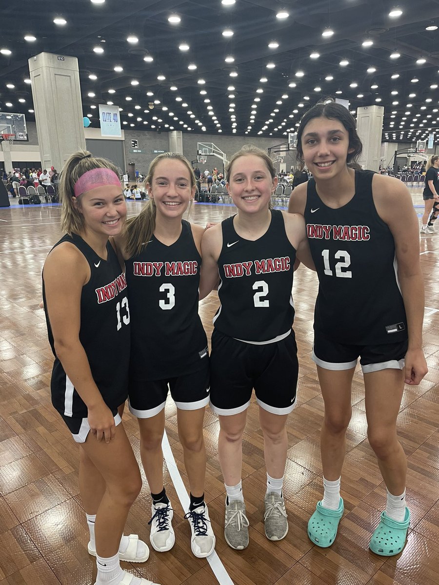 So proud of these girls! <a href="/ladyrocksbb/">Westfield Lady Rocks</a> representing <a href="/IndyMagic/">IndyMagicB-Ball</a> <a href="/BattleintheBoro/">Battle in the Boro</a>