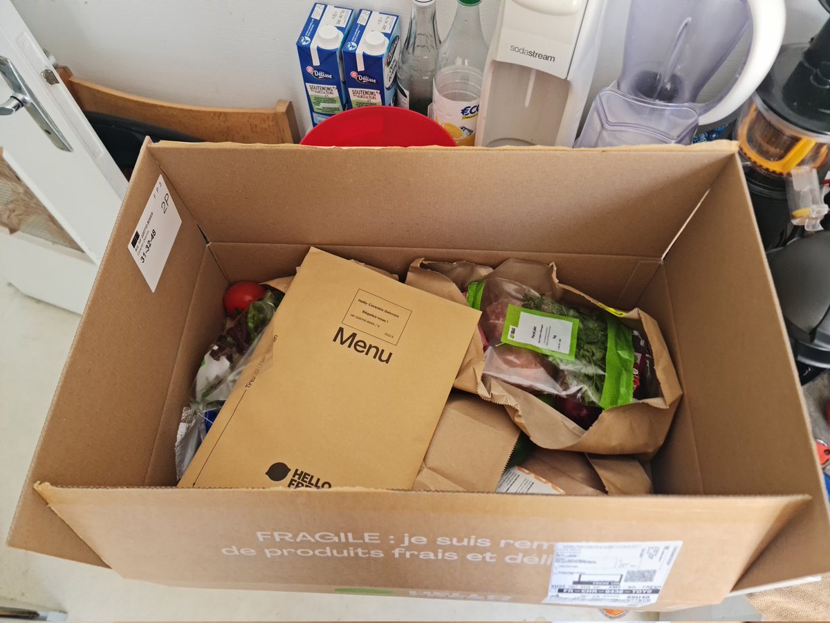 LeCanapTalkShow's tweet photo. 🛋 On se retrouve ce soir pour un live cuisine pour les recettes fournis par notre sponsor de la semaine @HelloFreshBE_FR !

En ce moment profiter jusqu'à 80€ sur vos 3 premières box avec le code POGHELLOFR1253 ou sur le lien https://t.co/ptjVIi4zz7

🔸️ https://t.co/Nk8pGMONCb https://t.co/FPe2Z9UW9G