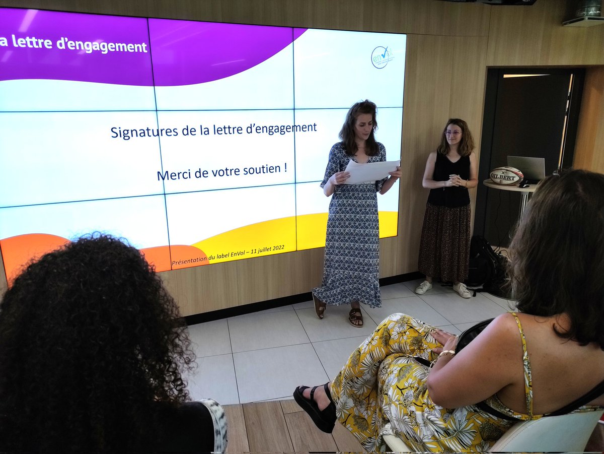 audouinc's tweet photo. #RSE @La_Melee dossier de #labelisation @Label_EnVol signature de la lettre d'engagement par les salariés et parties prenantes https://t.co/aT4zhO8pwA